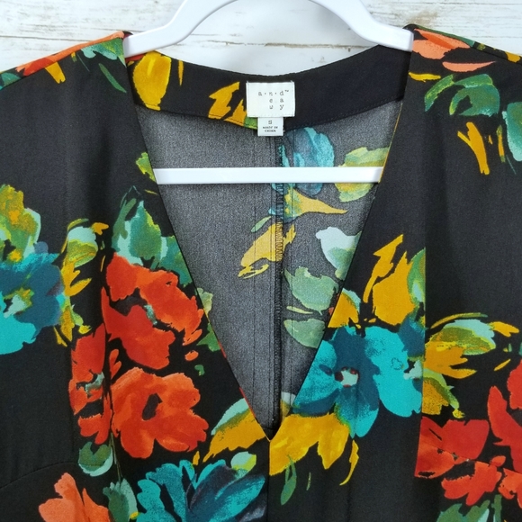 Andeawy Floral Dress Size S - Picture 4 of 9